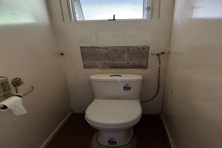 Photo of property in 314 East Coast Road, Forrest Hill, Auckland, 0620