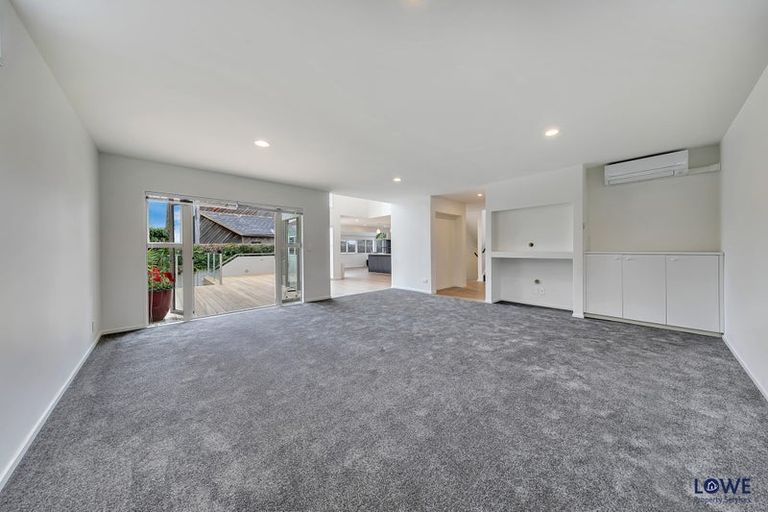 Photo of property in 1/2 Hauraki Road, Hauraki, Auckland, 0622