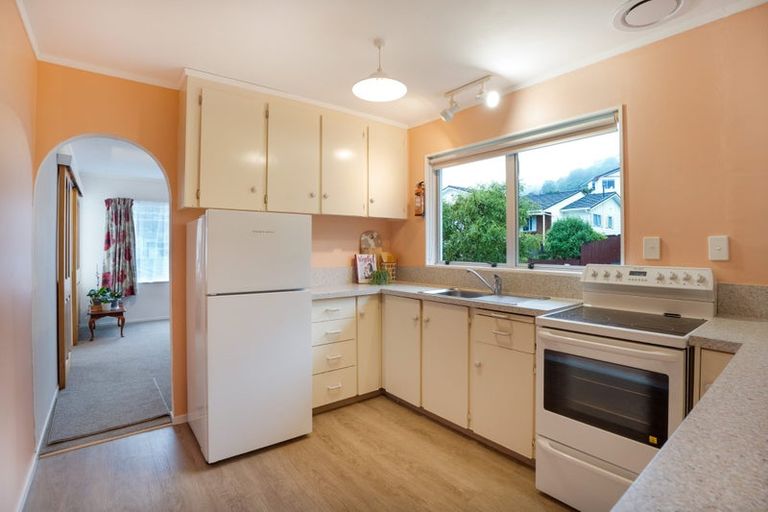 Photo of property in 4 Tralee Place, Johnsonville, Wellington, 6037