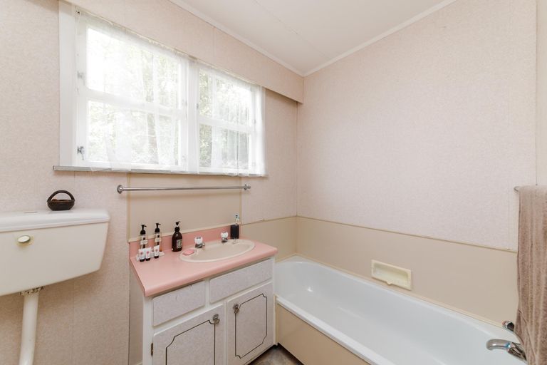 Photo of property in 14 Hartley Place, Awapuni, Palmerston North, 4412