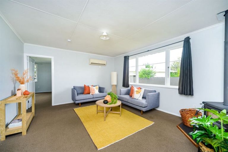 Photo of property in 10 Lewis Place, Highbury, Palmerston North, 4412