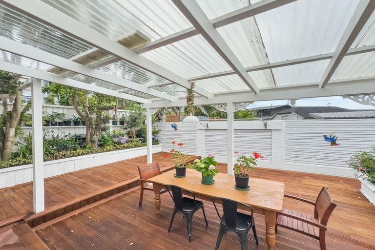 Photo of property in 73c East Coast Road, Castor Bay, Auckland, 0620