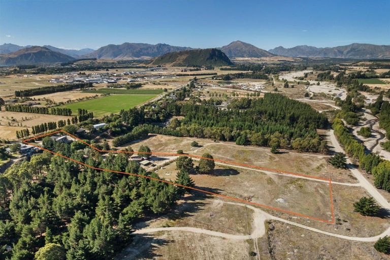 Photo of property in 293 Riverbank Road, Wanaka, 9382
