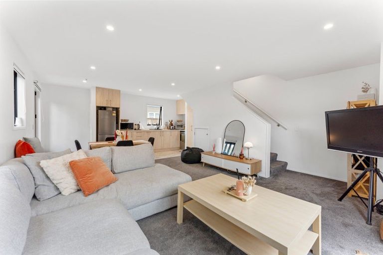 Photo of property in 1/27 Waiwhetu Road, Waiwhetu, Lower Hutt, 5010