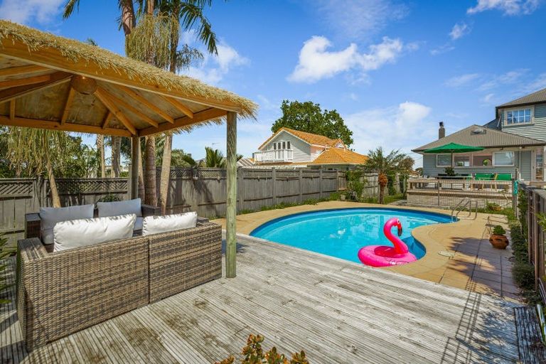 Photo of property in 34 Norwood Road, Bayswater, Auckland, 0622