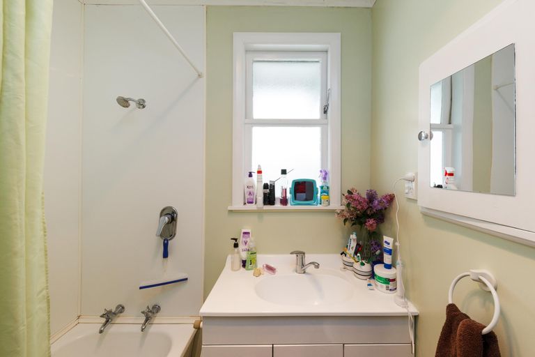 Photo of property in 9 Greenock Place, Awapuni, Palmerston North, 4412