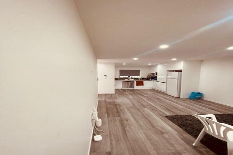 Photo of property in 4/2 Smiths Avenue, Papakura, 2110