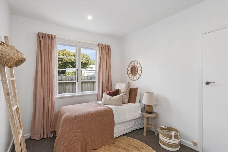 Photo of property in 1/5 Orkney Street, Strowan, Christchurch, 8052