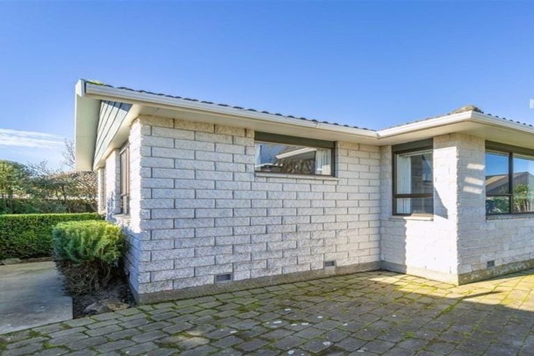 Photo of property in 76 Cheyenne Street, Sockburn, Christchurch, 8042