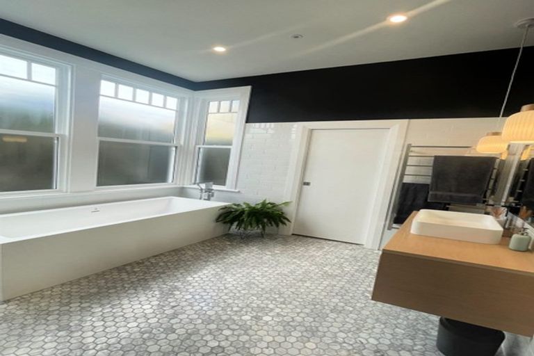 Photo of property in 22 Plunket Street, Kelburn, Wellington, 6012