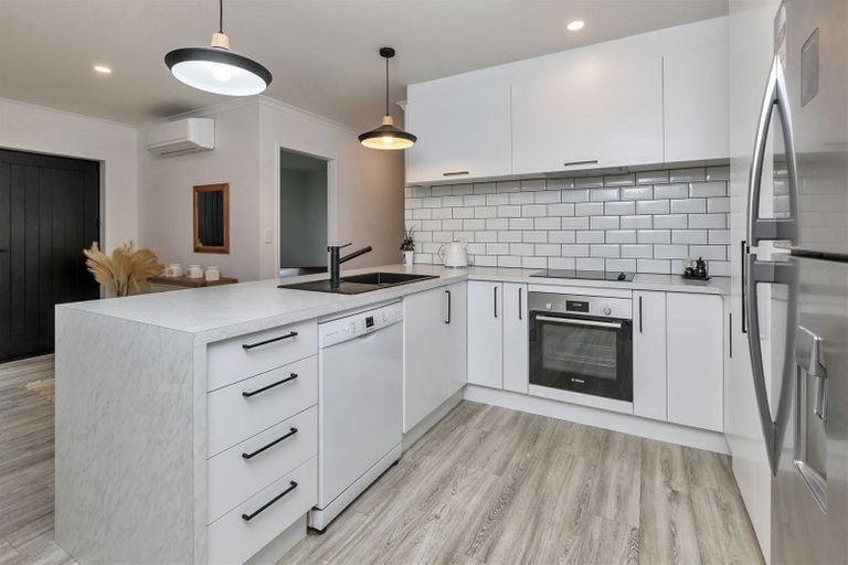 Photo of property in 25 Catherin Servant Close, Maunu, Whangarei, 0110