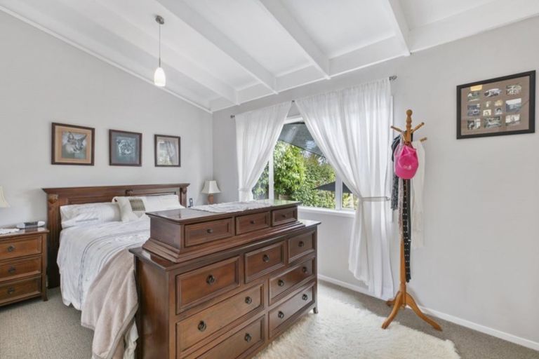 Photo of property in 2/37 Glamorgan Drive, Torbay, Auckland, 0630