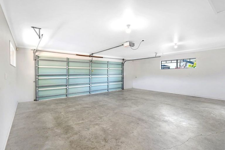 Photo of property in 30 Strachan Way, Highbury, Palmerston North, 4412