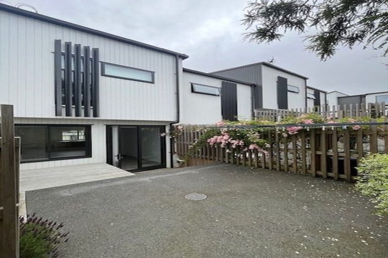 Photo of property in 4/23 Middleton Road, Johnsonville, Wellington, 6037