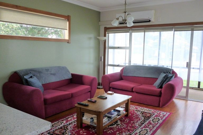 Photo of property in 9 Domett Street, Opunake, 4616