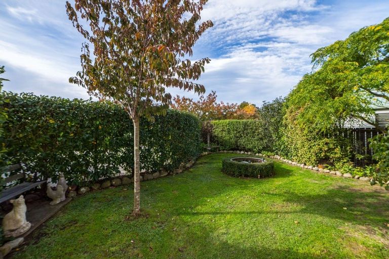 Photo of property in 10 Cotter Street, Greytown, 5712