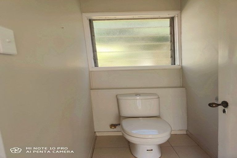 Photo of property in 9 Midway Avenue, Castor Bay, Auckland, 0620