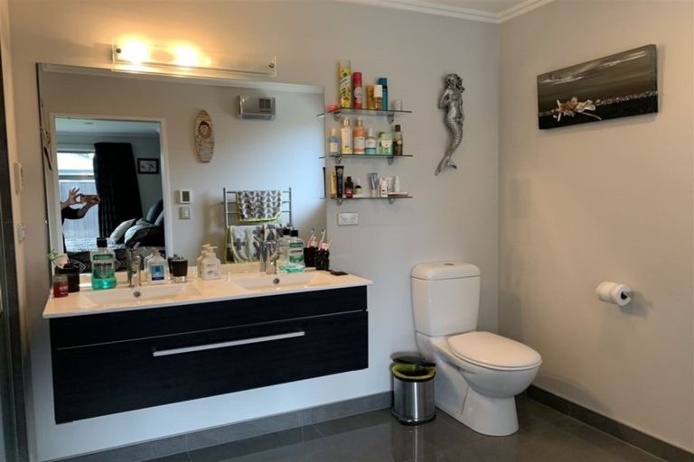 Photo of property in 7 Whakatipu Street, Pegasus, 7612