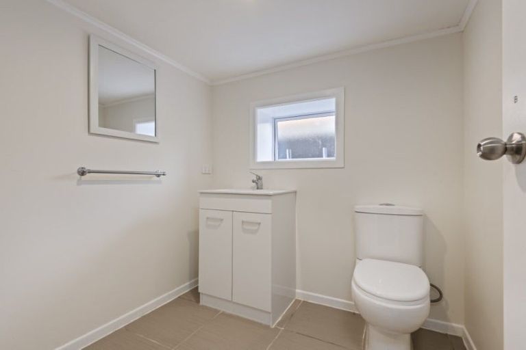 Photo of property in 6 Hughes Avenue, Hokowhitu, Palmerston North, 4410