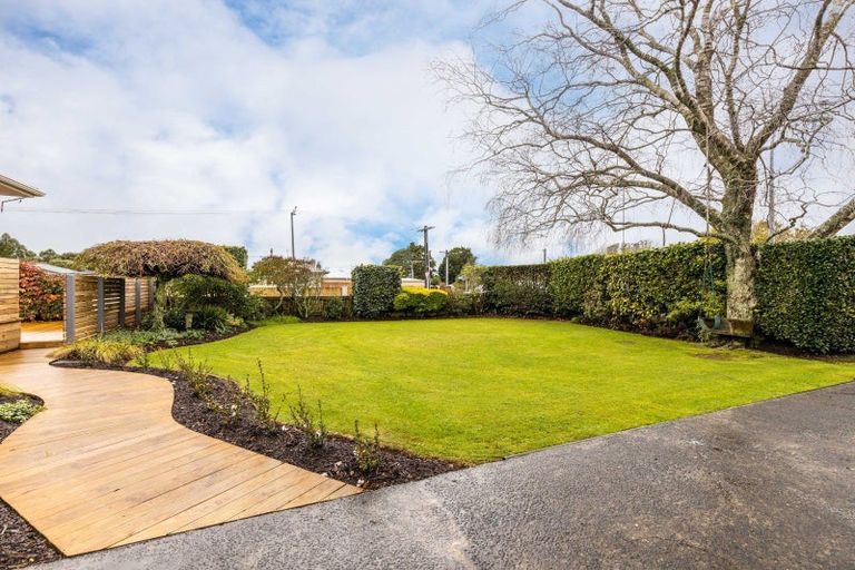 Photo of property in 18 Pukatea Street, Inglewood, 4330