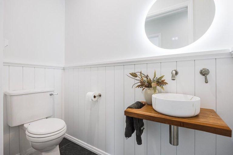 Photo of property in 106 Metoriti Crescent, Karaka, 2124