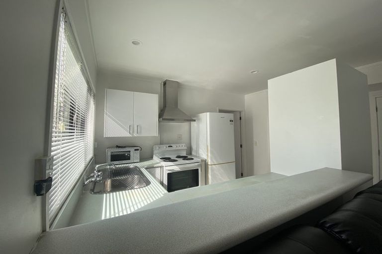 Photo of property in 1/17 Robin Lane, Browns Bay, Auckland, 0630