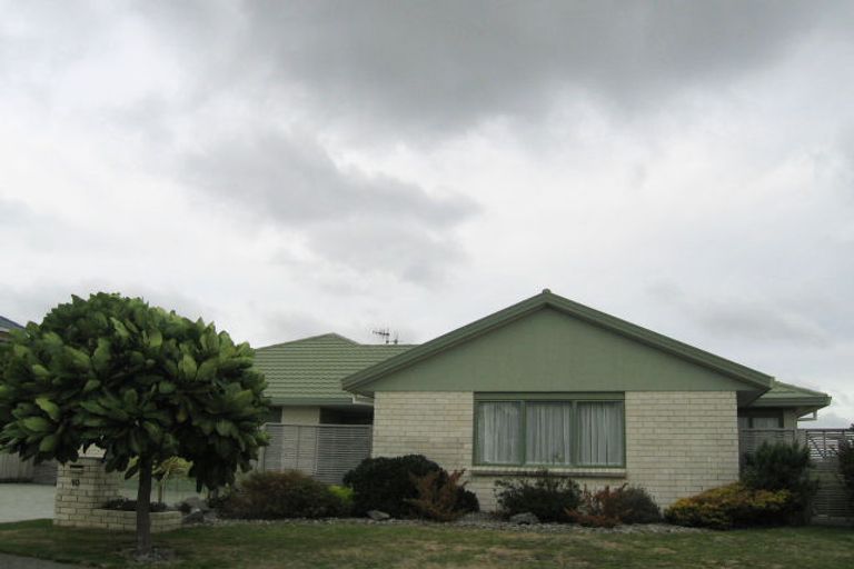 Photo of property in 10 Kakapo Court, Paraparaumu Beach, Paraparaumu, 5032