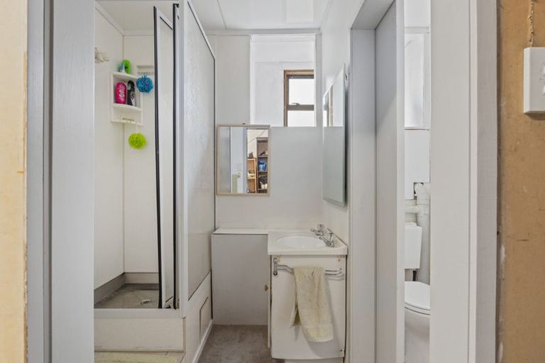 Photo of property in 46 Normanton Street, Glenfield, Auckland, 0629