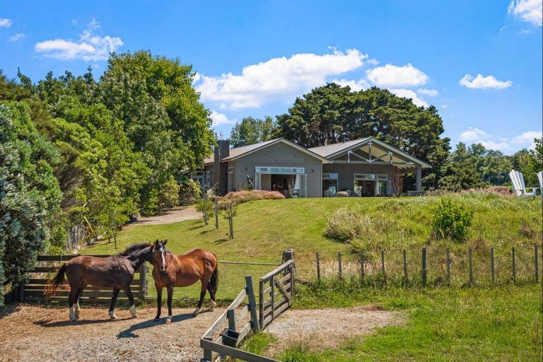 Photo of property in 893 Takatu Road, Tawharanui Peninsula, Warkworth, 0986