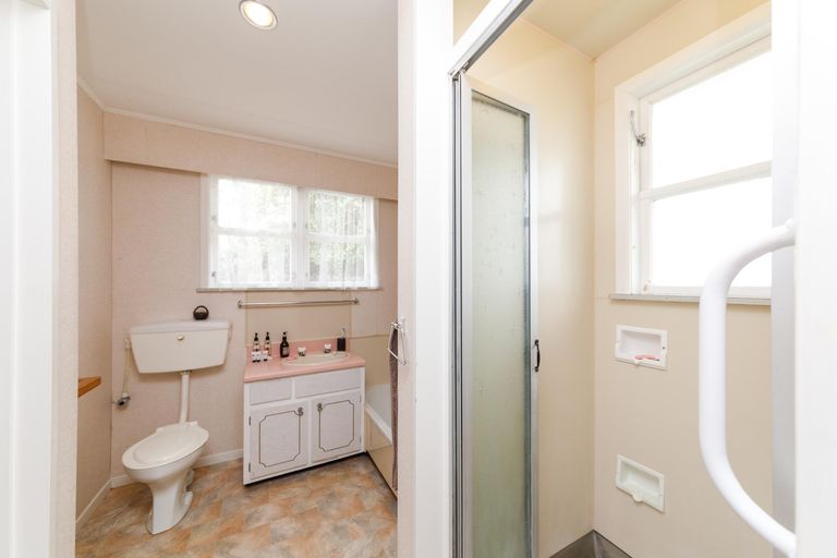 Photo of property in 14 Hartley Place, Awapuni, Palmerston North, 4412
