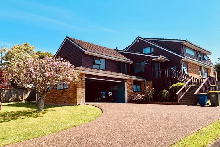 Photo of property in 92 Manhattan Heights, Glendene, Auckland, 0602