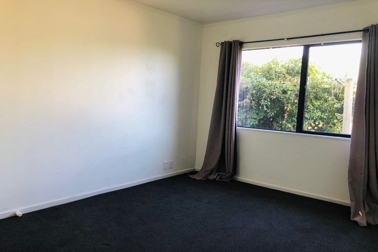 Photo of property in 5 Goldfinch Rise, Unsworth Heights, Auckland, 0632