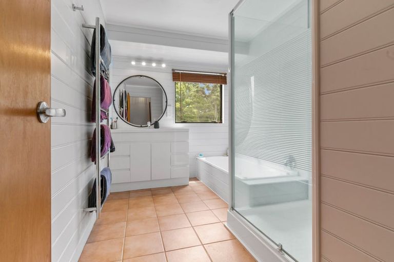 Photo of property in 2a Parklands Avenue, Swanson, Auckland, 0612