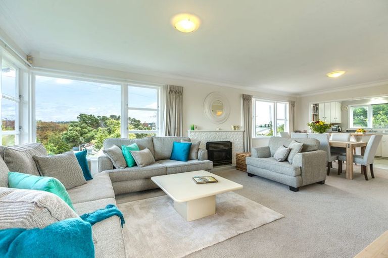 Photo of property in 1/19 Edgeworth Road, Glenfield, Auckland, 0629