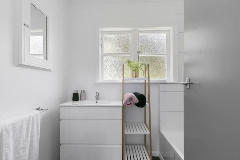 Photo of property in 195 Wellington Road, Wainuiomata, Lower Hutt, 5014