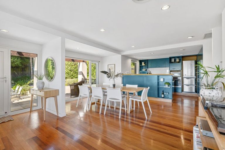 Photo of property in 425a Cashmere Road, Westmorland, Christchurch, 8025