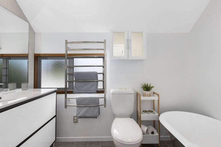 Photo of property in 6a Sunset Parade, Plimmerton, Porirua, 5026