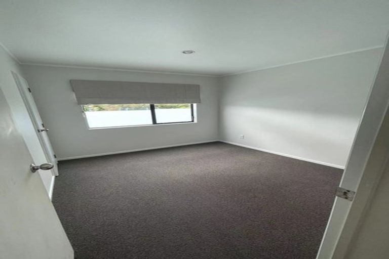 Photo of property in 6 Tokay Place, Huapai, Kumeu, 0810