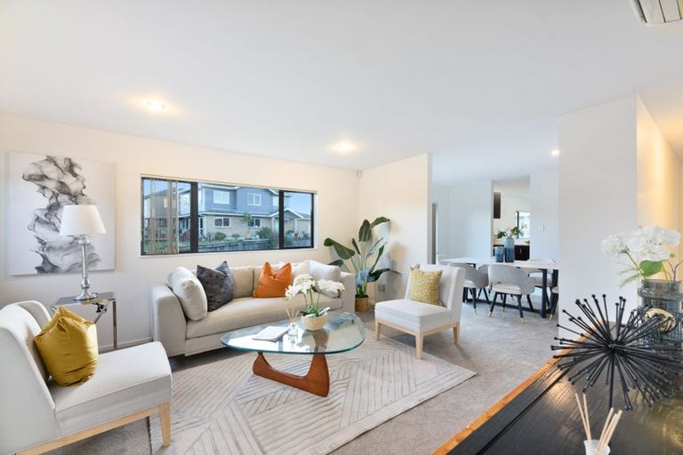 Photo of property in 6 Riverglade Parkway, Te Atatu South, Auckland, 0610