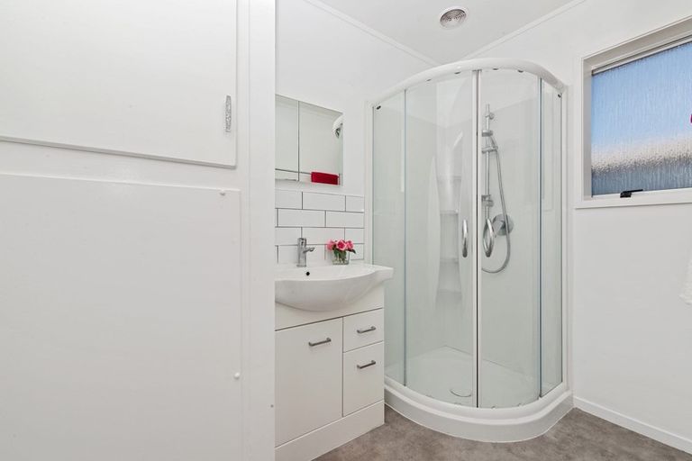 Photo of property in 2/16 Akehurst Avenue, New Lynn, Auckland, 0600