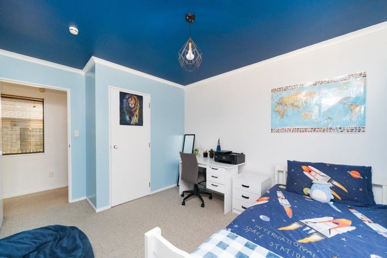 Photo of property in 20 Parnell Heights Drive, Kelvin Grove, Palmerston North, 4414