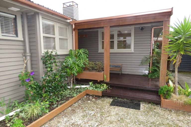 Photo of property in 137 Brougham Street, Westport, 7825