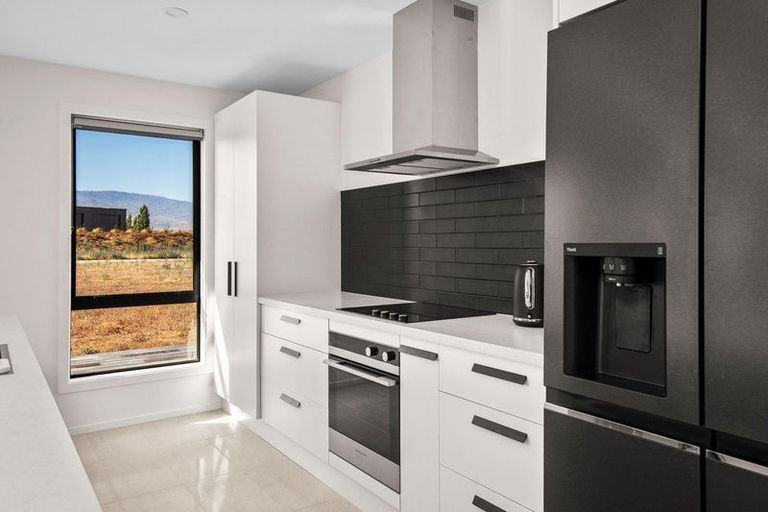 Photo of property in 21 Thyme Fields Road, Springvale, 9393