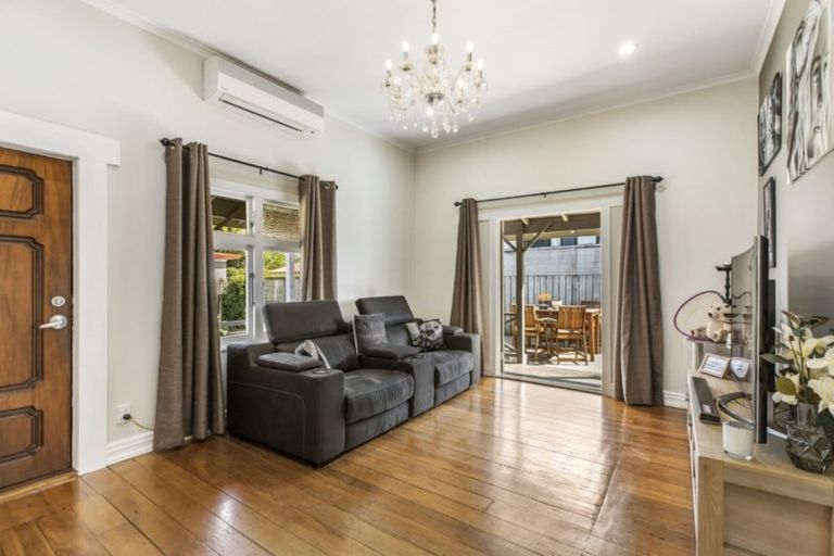 Photo of property in 2/73 Russell Road, Manurewa, Auckland, 2102