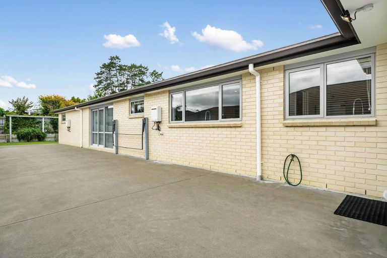 Photo of property in 21 Eric Farley Drive, Kumeu, 0810