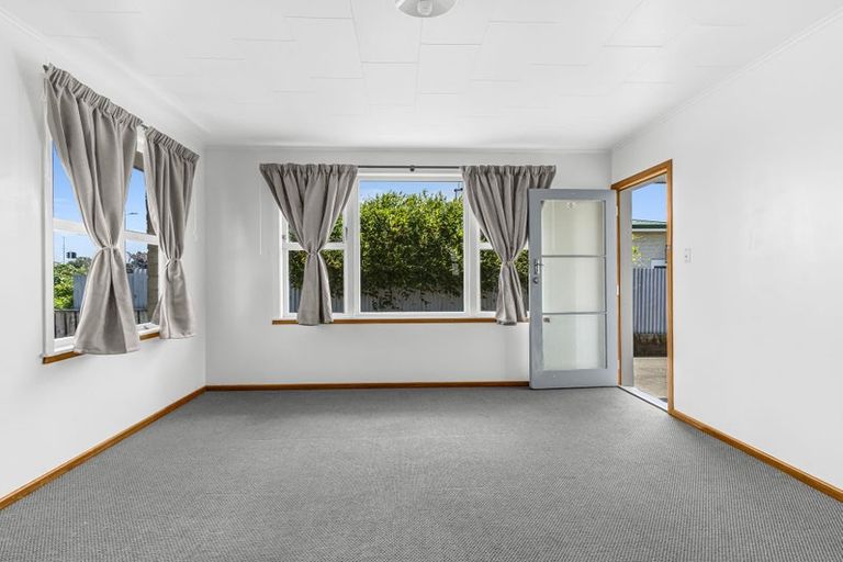 Photo of property in 202a Grove Road, Mayfair, Hastings, 4122