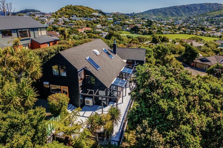 Photo of property in 1 Indira Place, Khandallah, Wellington, 6035