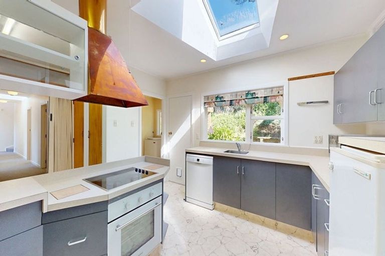 Photo of property in 12 Delhi Crescent, Khandallah, Wellington, 6035