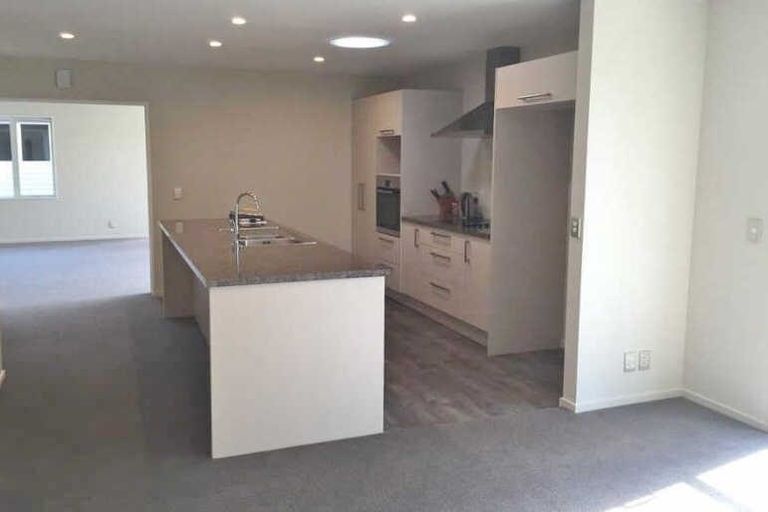 Photo of property in 32 Kenwyn Avenue, St Albans, Christchurch, 8052