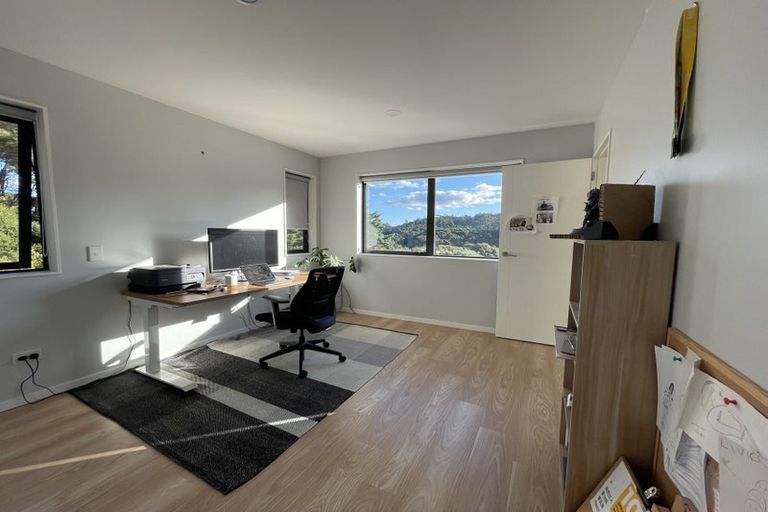 Photo of property in 18a Hazel Glen, Bayview, Auckland, 0629